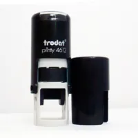 Trodat Printy 4612 ist ein vielseitiger Stempel, der perfekt für verschiedene Anwendungen geeignet ist. Dieses Modell bietet eine hervorragende Abdruckqualität Trodat Printy 4612 ist ein vielseitiger Stempel, der perfekt für verschiedene Anwendungen geeignet ist. Dieses Modell bietet eine hervorragende Abdruckqualität